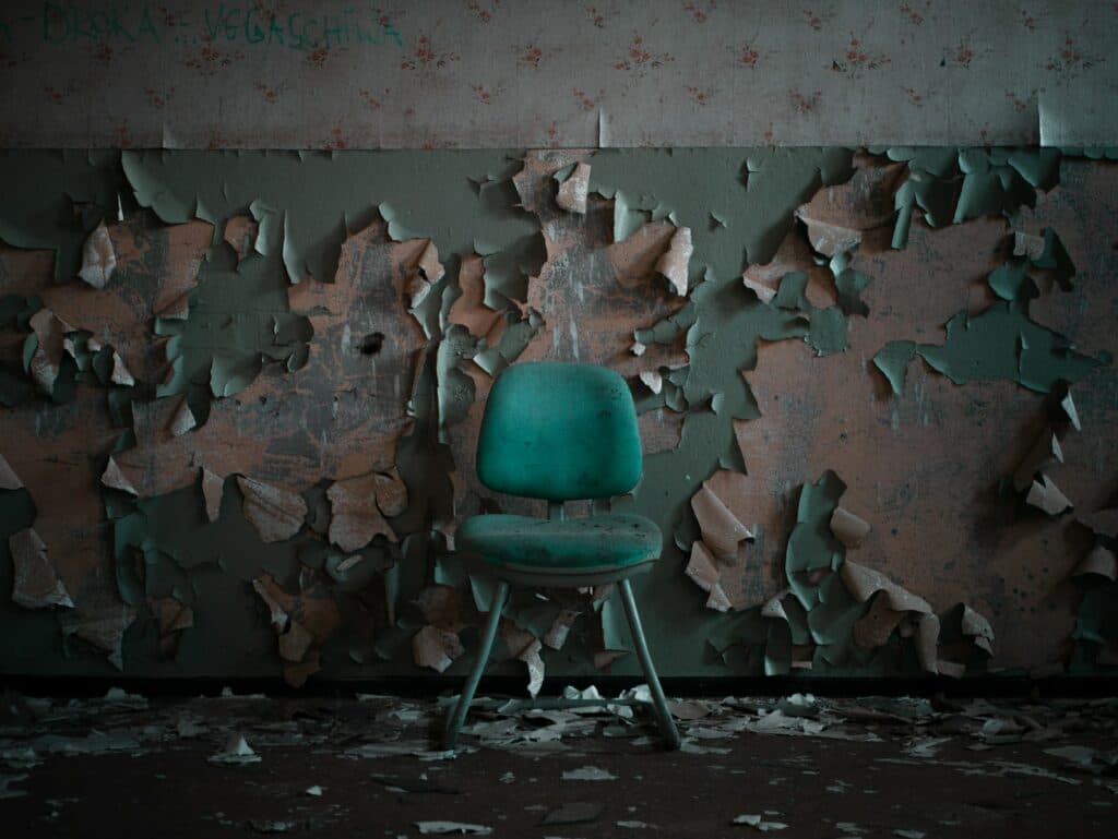 blue and gray rolling chair