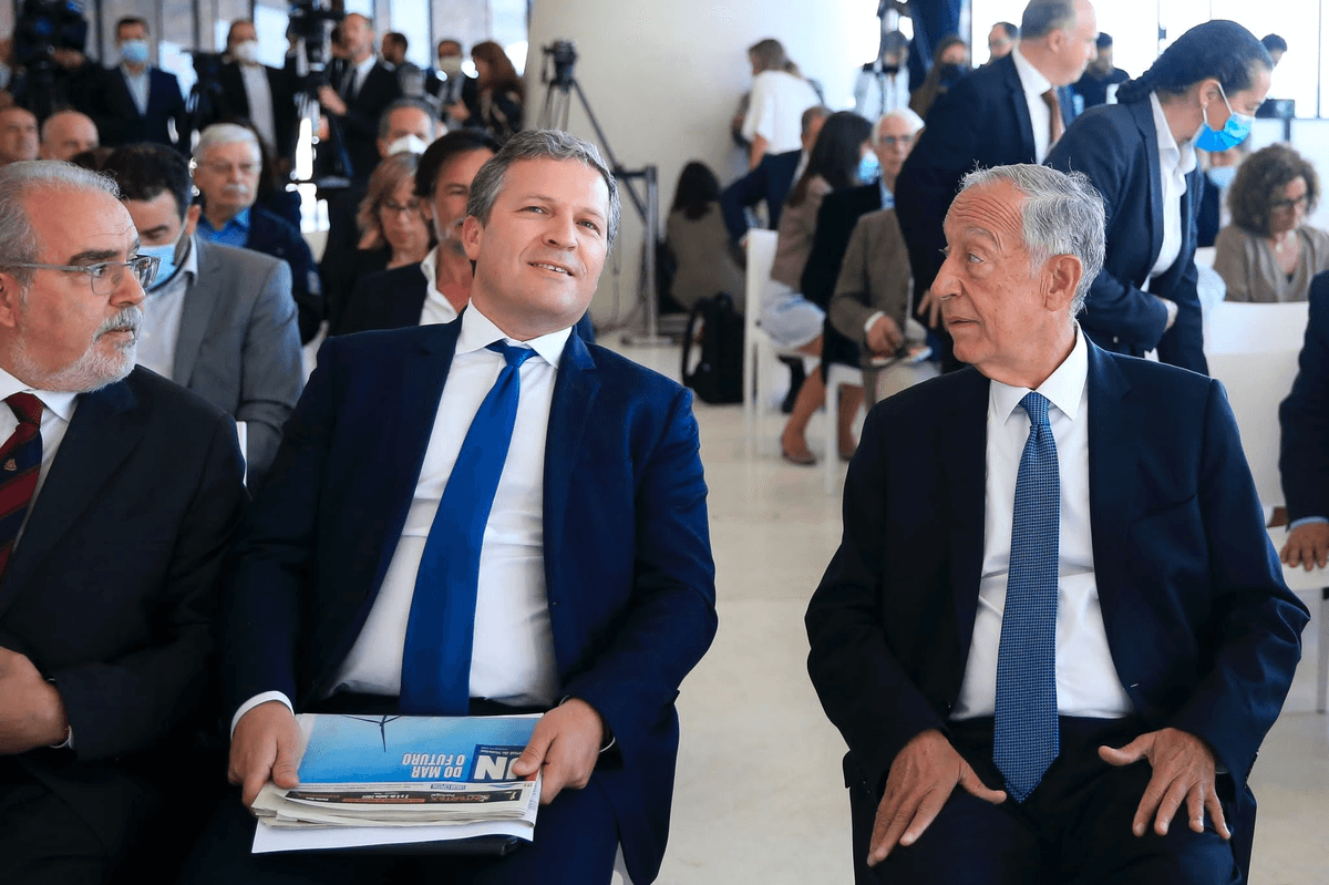 Estranhos negócios: Fundo das Bahamas comprou empresa com passivo de 6 milhões para controlar grupo de media com passivo de 55 milhões