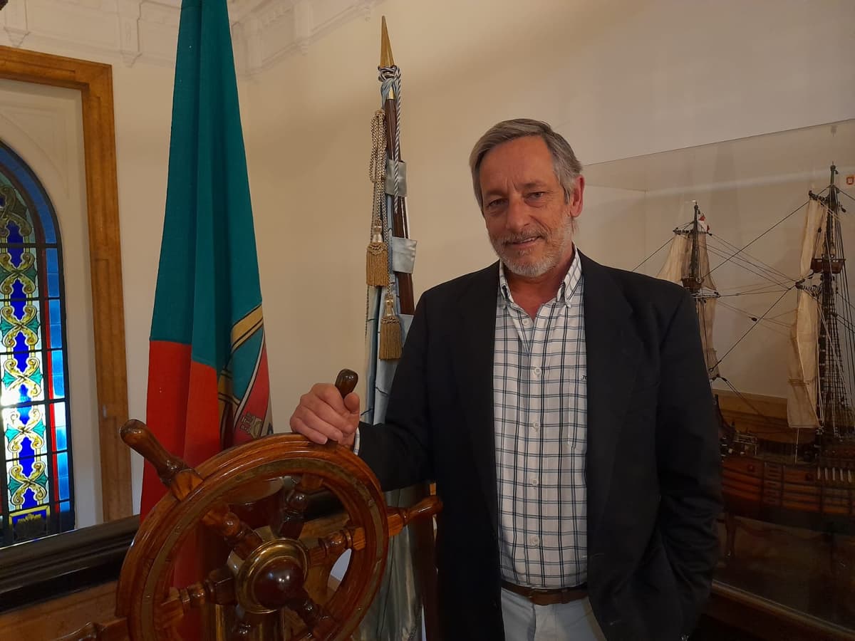 ‘Faz falta uma revolução, não de cravos, mas de cidadãos independentes, livres e sem medo’