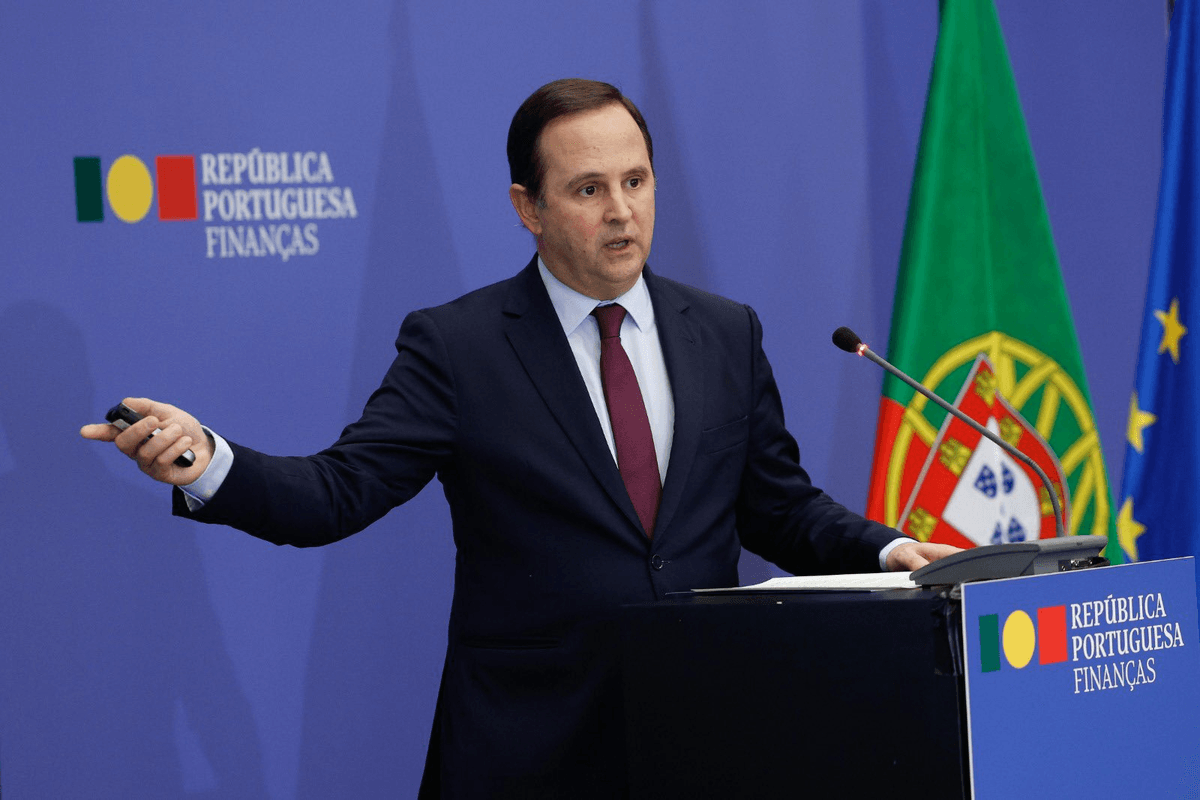 Medina dá 2,8 milhões de euros à Cuatrecasas por ser ‘única’, mas afinal contrato permite subcontratação